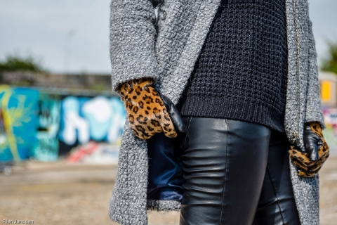 panther-print-gloves