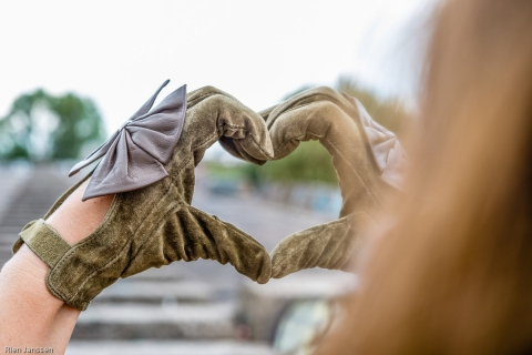 Green-suede-glove-with-bow