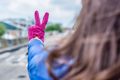 Pink-glove-with-bow